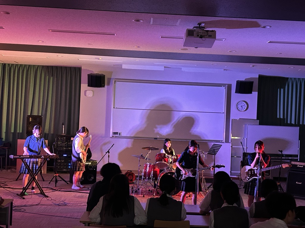 軽音楽部1年生ライブ4　